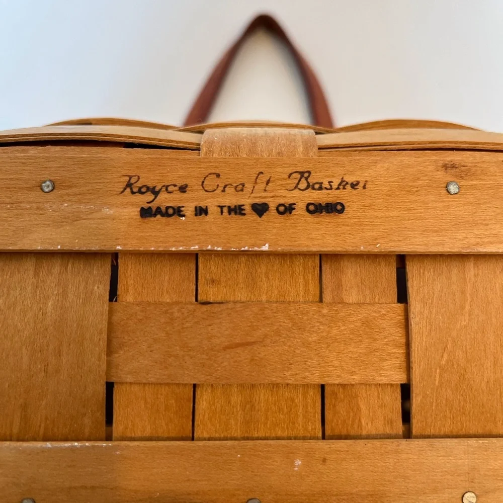 Hand-woven Signed Basket with Green Accents and Leather Handle - Picture 7 of 8